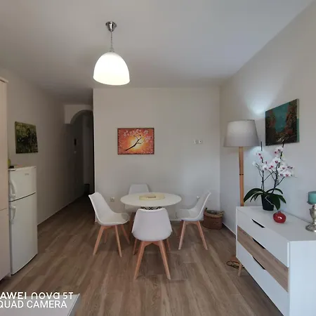 Nely's Luxury Apartment *