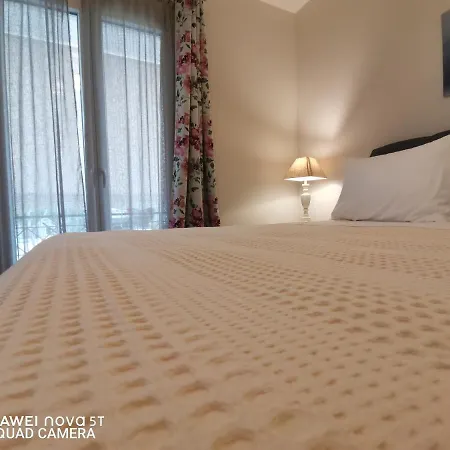 Nely's Luxury Apartment *