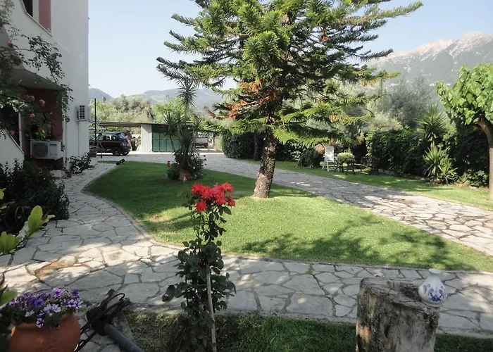 Nely's Luxury Apartament *