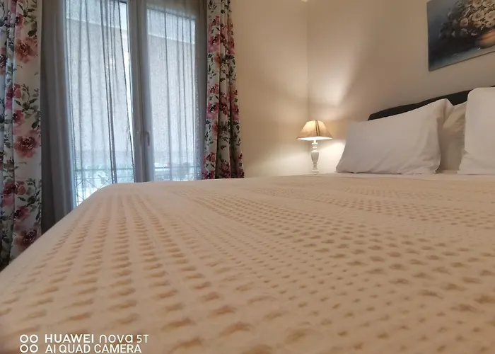 Nely's Luxury Apartament *